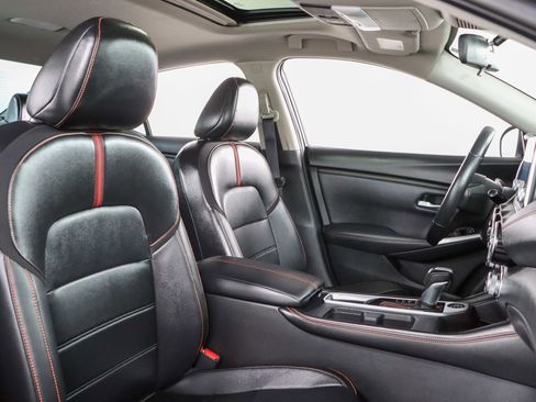 Used 2023 Nissan Sentra SR w/ SR Premium Package FWD image 29