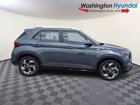 Used 2026 Hyundai Venue SEL FWD image 7