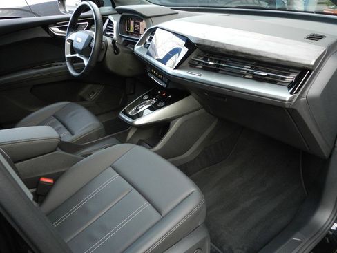 Used 2024 Audi Q4 e-tron Premium Plus w/ Premium Plus image 22