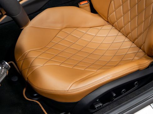 Used 2020 Ferrari 812 Superfast RWD image 7