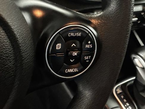 Used 2022 Kia Soul LX w/ Technology Package FWD image 7