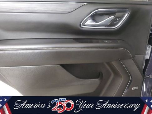 Used 2023 GMC Yukon SLT AWD/4WD image 11