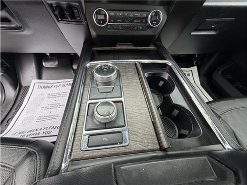 Used 2019 Ford Expedition Limited w/ Equipment Group 301A AWD/4WD image 38