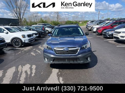 Used 2020 Subaru Outback Premium AWD/4WD image 2