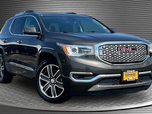 Used 2019 GMC Acadia Denali w/ Technology Package AWD/4WD image 3