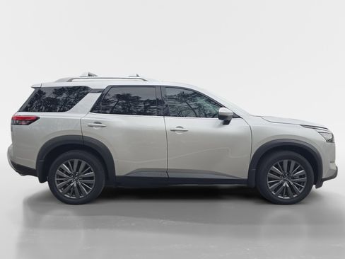 Used 2025 Nissan Pathfinder SL w/ SL Premium Package image 6