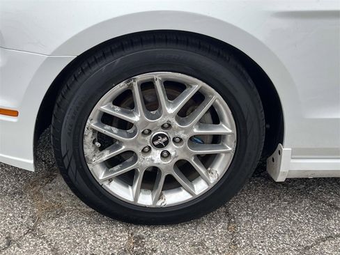 Used 2013 Ford Mustang Premium image 24