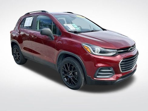 Used 2021 Chevrolet Trax LT w/ Sport Edition image 3