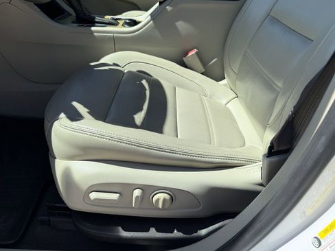 Used 2018 GMC Acadia Denali w/ Technology Package image 13