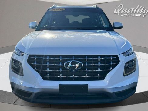 Used 2024 Hyundai Venue SEL image 9