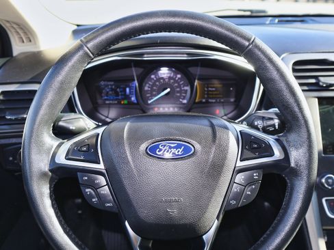 Used 2018 Ford Fusion SE w/ Equipment Group 602A image 19