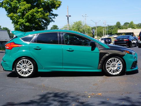 Used 2017 Ford Focus RS AWD/4WD image 4