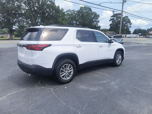 Used 2022 Chevrolet Traverse LT w/ LPO, Cargo Package FWD image 5