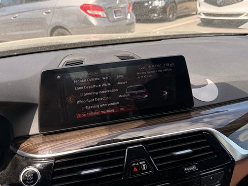 Used 2019 BMW 540i w/ Premium Package image 30