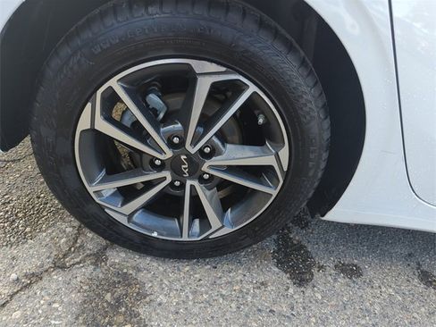 Used 2023 Kia Forte LXS image 32