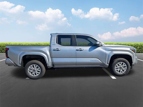 New 2026 Toyota Tacoma SR5 image 3