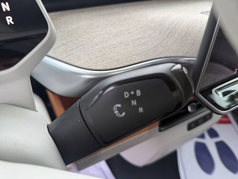 Used 2025 Volkswagen ID. Buzz 1st Edition RWD image 35