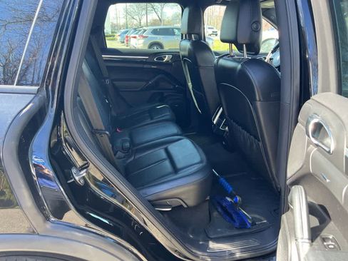 Used 2012 Porsche Cayenne S image 17