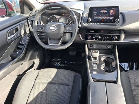 Used 2026 Nissan Rogue SV FWD image 18