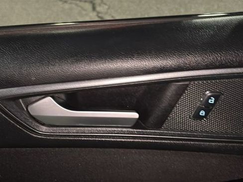 Used 2019 Ford Edge SE image 9