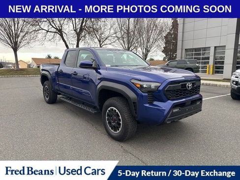 Used 2024 Toyota Tacoma TRD Off-Road image 1