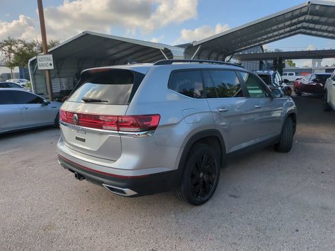 Certified 2024 Volkswagen Atlas SE FWD image 5