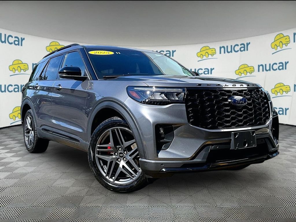 Used 2025 Ford Explorer ST-Line w/ ST-Line Street Pack AWD/4WD image 1
