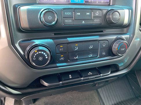 Used 2018 Chevrolet Silverado 1500 LT w/ Trailering Package AWD/4WD image 16