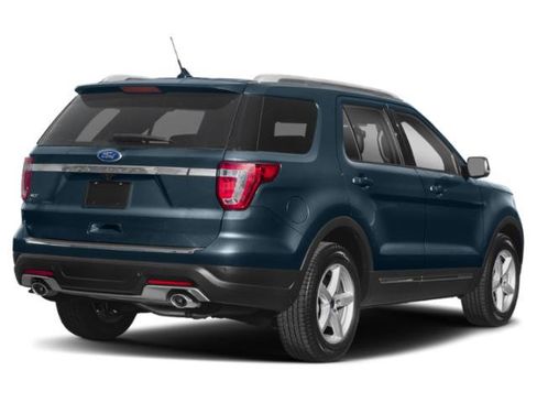 Used 2018 Ford Explorer XLT w/ Equipment Group 202A AWD/4WD image 5