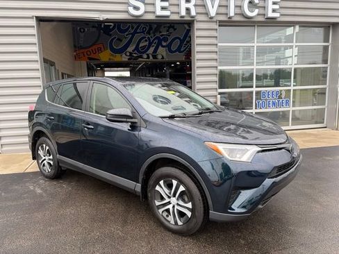 Used 2018 Toyota RAV4 LE w/ All Weather Liner Package AWD/4WD image 4