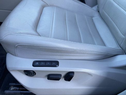 Used 2019 Volkswagen Atlas SEL Premium image 23