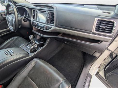 Used 2019 Toyota Highlander Limited Platinum image 23
