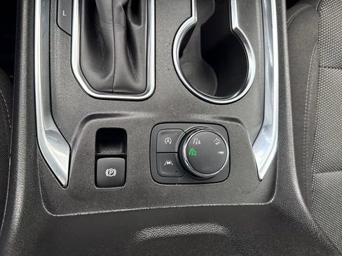 Used 2023 Chevrolet Traverse LT AWD/4WD image 30