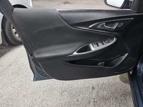 Used 2018 Volkswagen Passat 2.0T S image 11