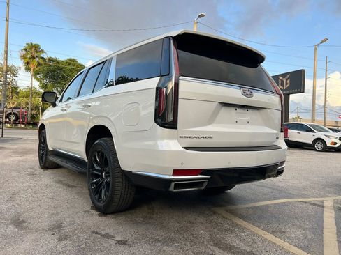 Used 2021 Cadillac Escalade Luxury RWD image 5
