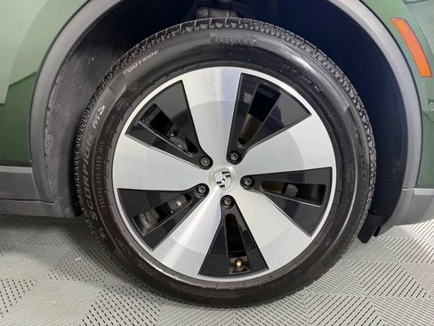Certified 2025 Porsche Macan Electric RWD image 11