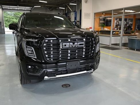 New 2026 GMC Yukon XL Denali Ultimate w/ LPO, Floor Liner Package AWD/4WD image 11