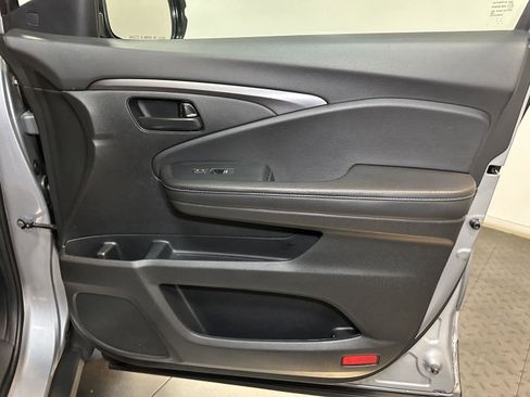 Certified 2023 Honda Passport EX-L image 37