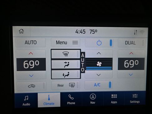 Used 2022 Ford Mustang Shelby GT500 w/ Technology Package RWD image 32