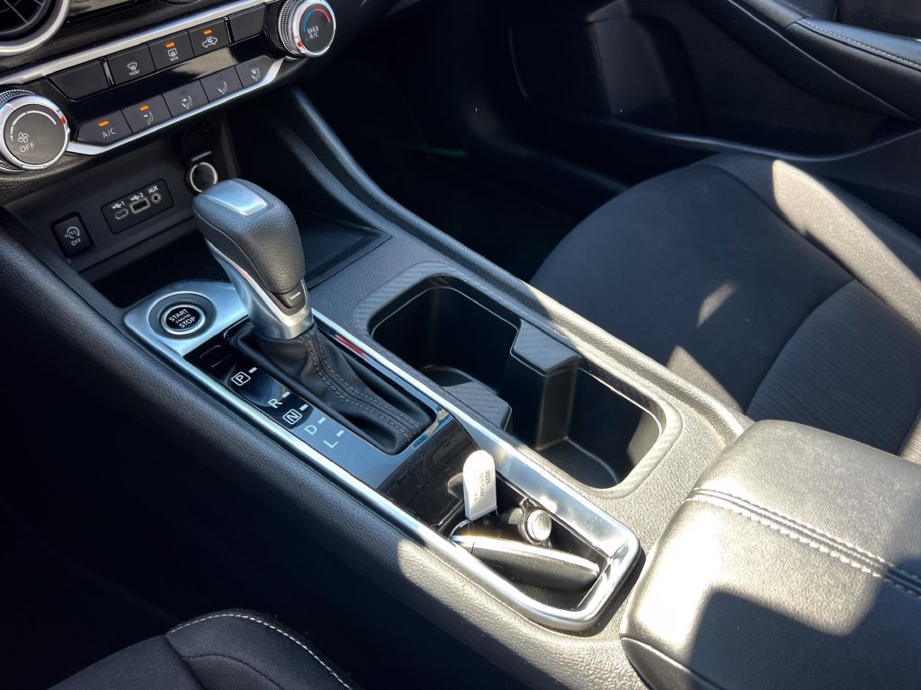 Certified 2025 Nissan Sentra SV FWD image 33
