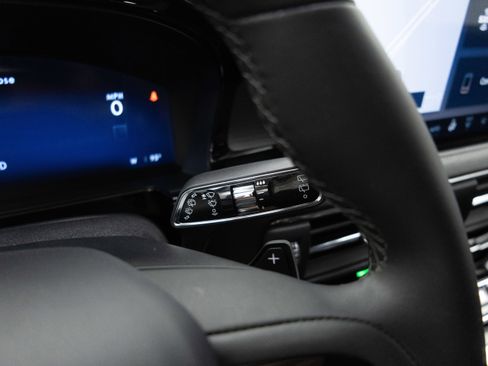 Used 2024 Lincoln Corsair AWD image 43
