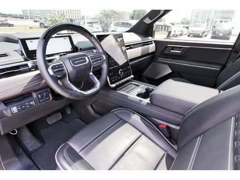 Used 2025 GMC Sierra EV Denali AWD/4WD image 15