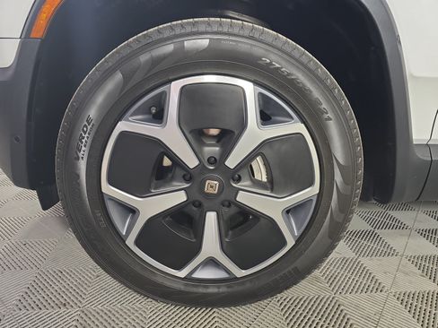Used 2024 Rivian R1T Adventure Dual AWD/4WD image 9