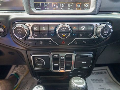 Used 2021 Jeep Wrangler Unlimited Sport AWD/4WD image 25