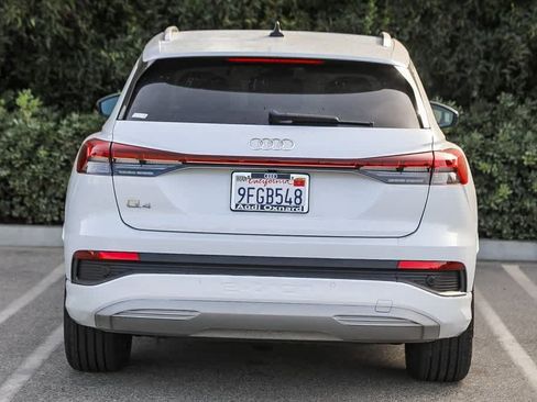 Used 2023 Audi Q4 e-tron Premium Plus w/ Premium Plus image 5