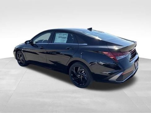New 2026 Hyundai Elantra SEL Sport Premium FWD image 3