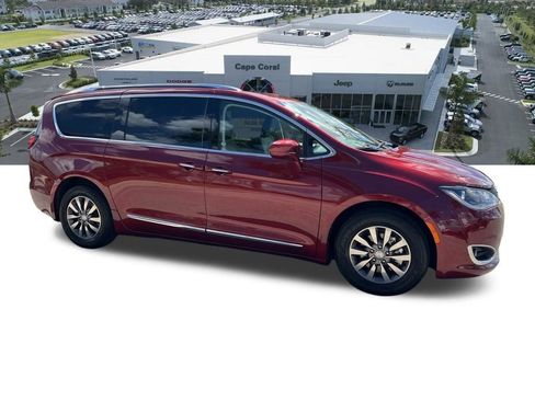 Certified 2019 Chrysler Pacifica Touring-L Plus image 11