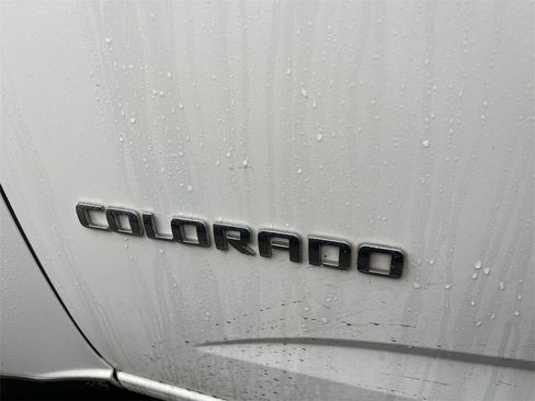 Used 2017 Chevrolet Colorado Z71 image 12