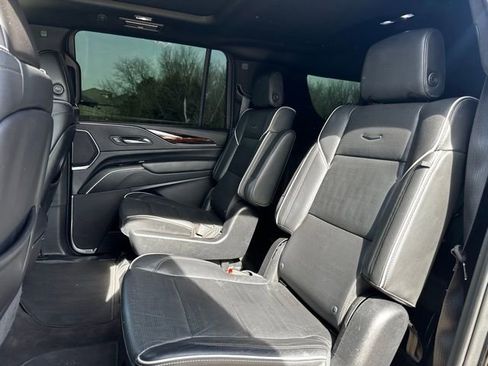 Used 2023 Cadillac Escalade ESV Premium Luxury image 10