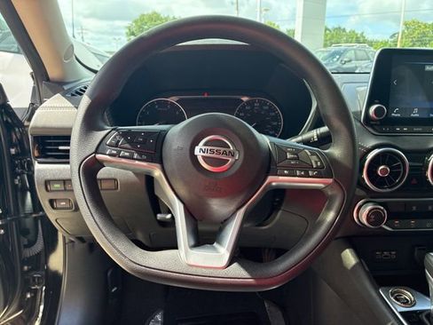 Used 2023 Nissan Sentra SV FWD image 21